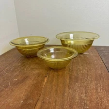 Federal Glass Set of 3 nesting yellow depression era Mixing serving bowls