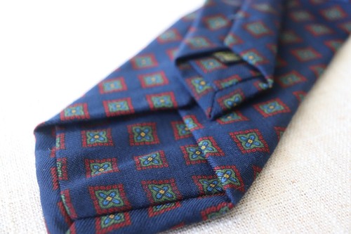 H. N. White London x Steed Hand Made Navy Red Green Geometric Neat Wool Challis - Picture 9 of 10