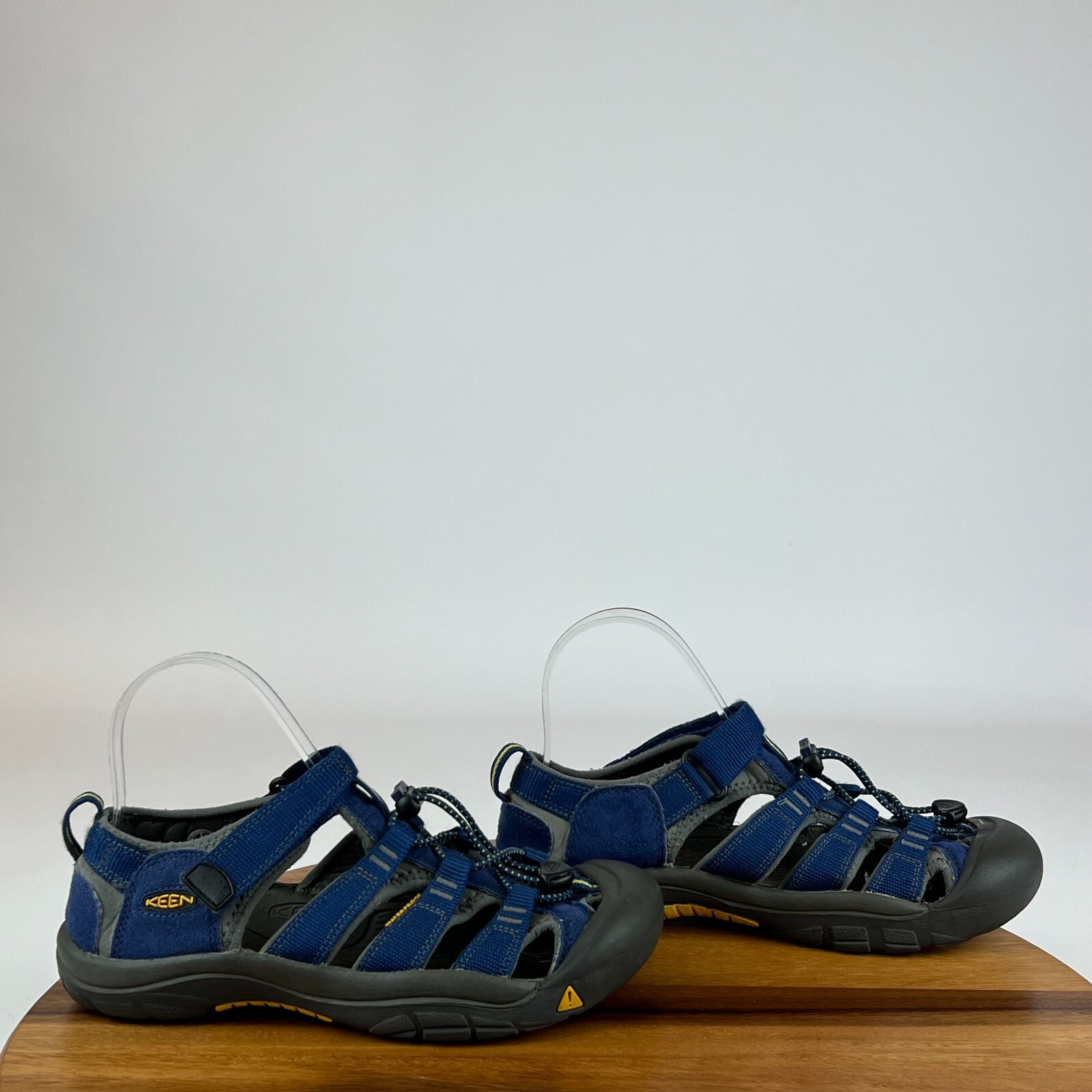 Sandali scarpe impermeabili blu Keen Newport H2 per bambini grandi taglia 5 Y in ottime condizioni