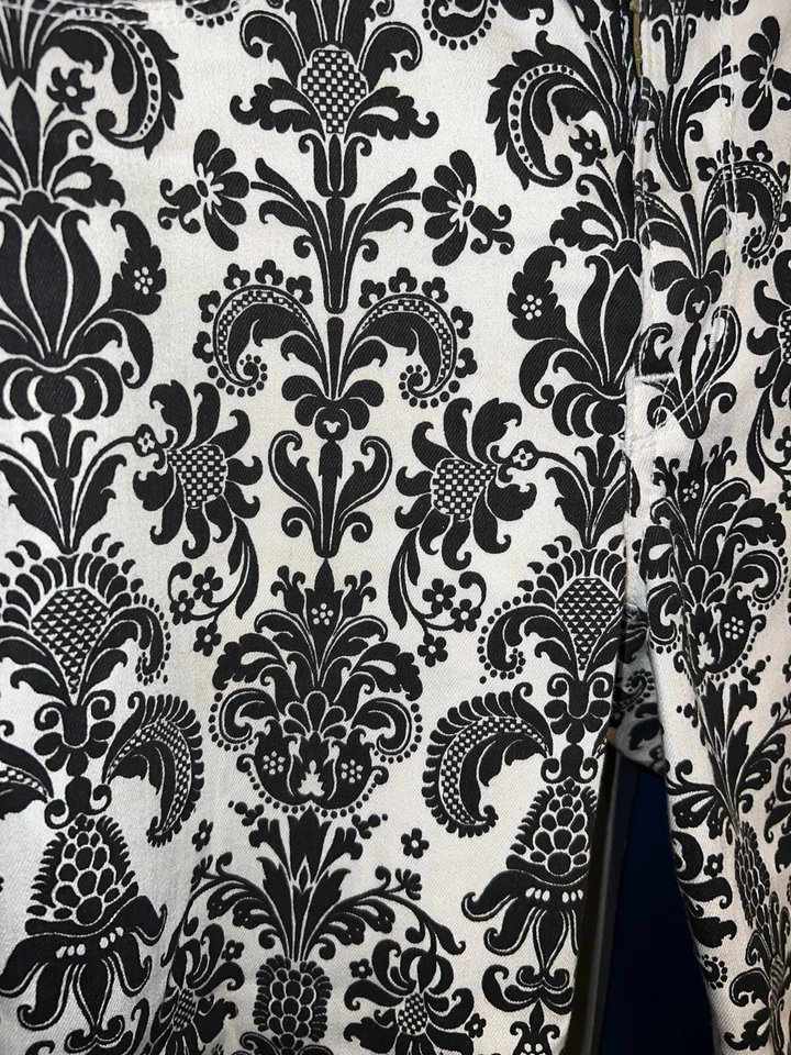 Pantalones ajustados estampado damasco blanco y negro Cj de Cookie Johnson Believe talla 27 Foto 3 de 4