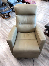 IMG Divani RM125 Small Power Relaxer Recliner Chair Trend T408 Sand Leather USB