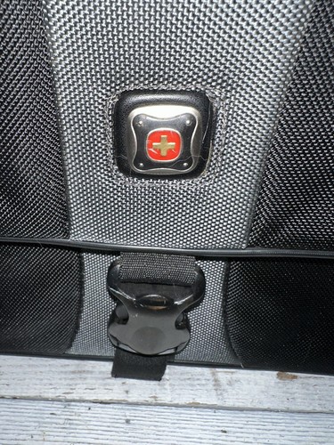 Swiss Gear Swiss Army Wenger Torba na laptopa 16" na 12" Podróże dojazdowe Czarne kieszenie - Zdjęcie 4 z 6