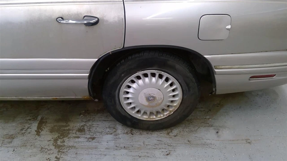 Used Front Right Door Vent Glass Front fits: 1997 Buick Lesabre Front Right Grad - Image 2 of 4