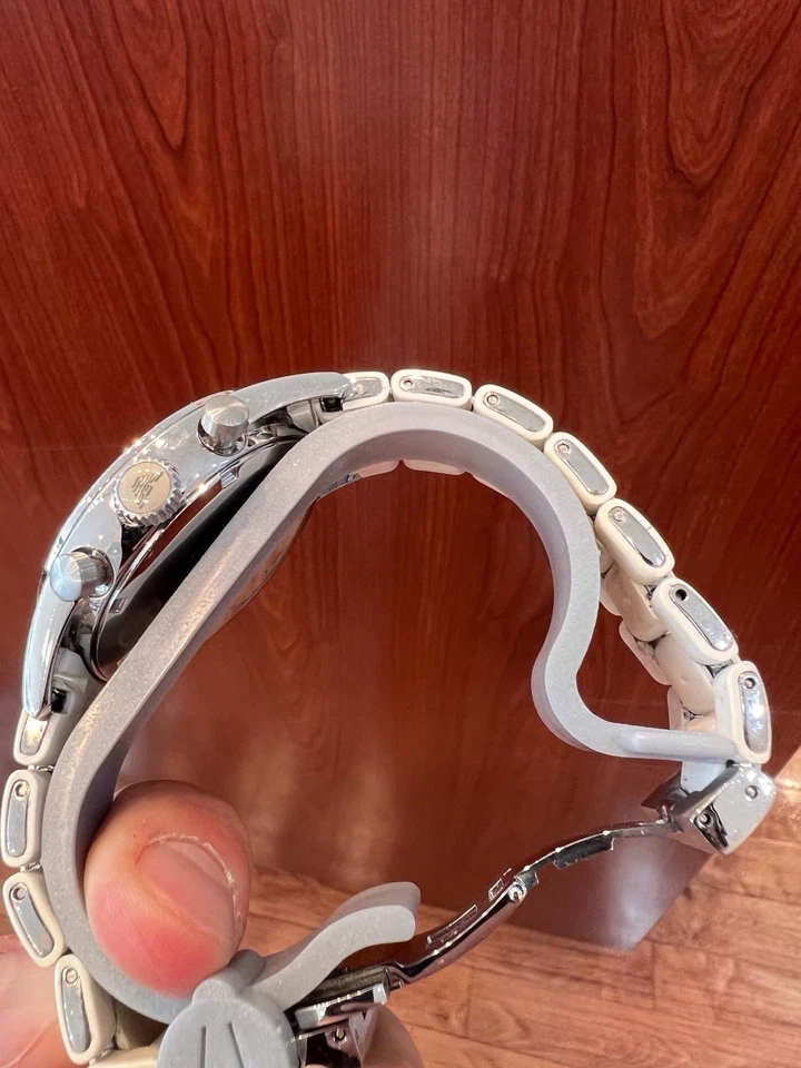 EMPORIO ARMANI MENS WATCH AR5859 WHITE DIAL &  WHITE SILICONE STRAP - Image 3 of 4