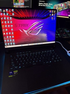 ASUS ROG Strix SCAR 16 Intel Core Ultra 9 275HX RTX 5080 32GB 2 TB SSD W11  2025
