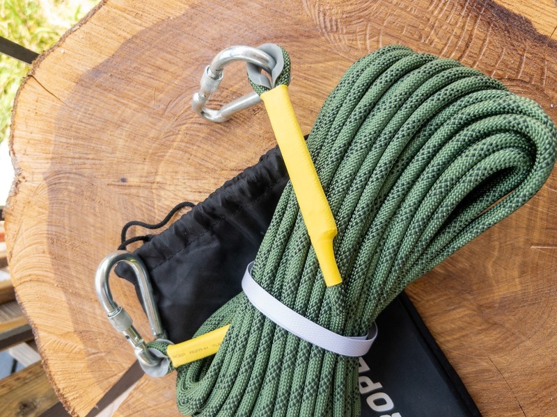 Static Outdoor Rock Climbing Rope with Carabiner(s) 8 MM *NEW*