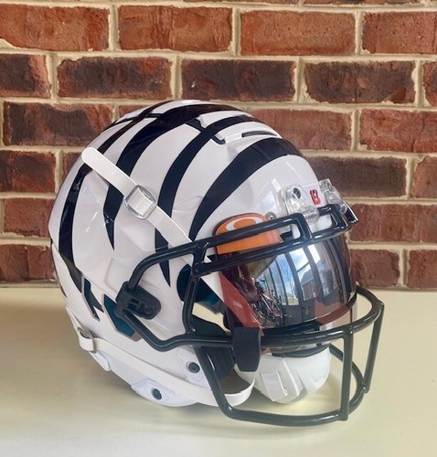 Ja'Marr Chase Authentic CIncinnati Bengals Schutt F7 Football Helmet - Picture 3 of 15