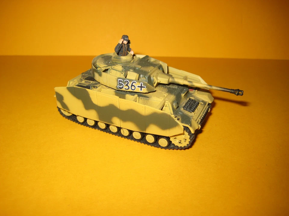 Forces of Valor - 85251 - 1:72 - Deutscher Panzer IV Ausf. J  - Bild 2 von 2