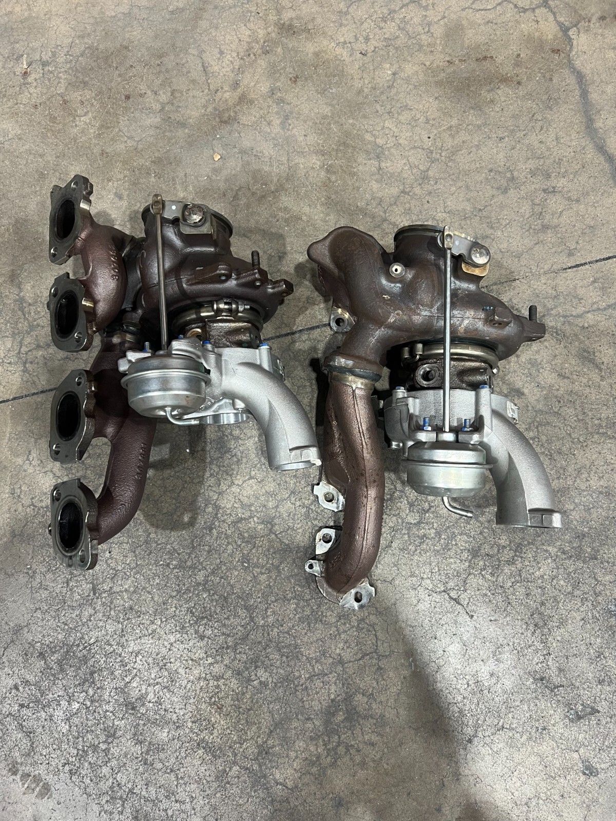 Ferrari California T GTC Lusso Exhaust Manifold Turbo Used P/N 317018 317017