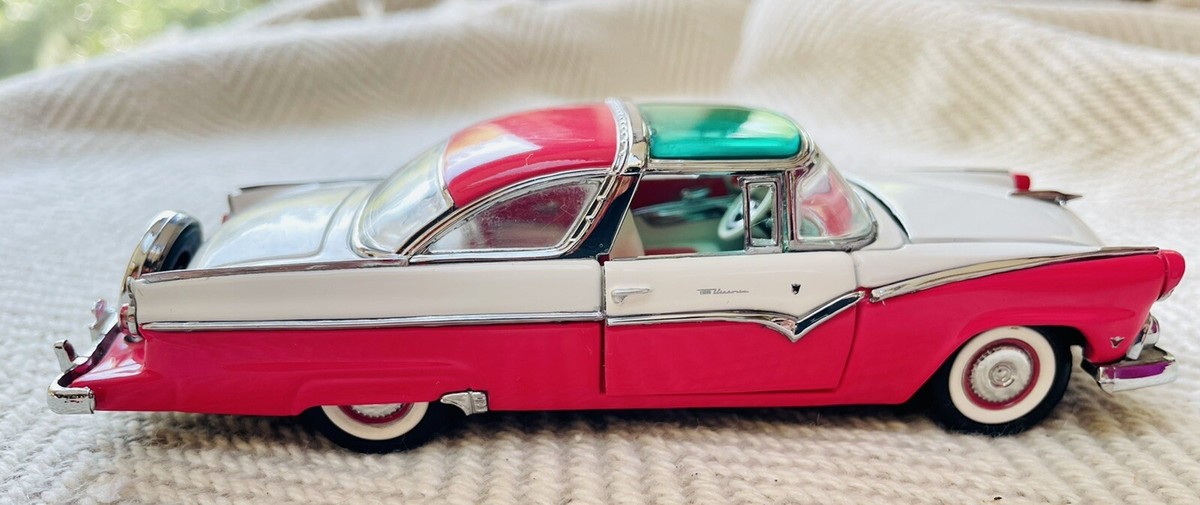 Franklin Mint 1/43 Scale FM B11UK08 - 1955 Ford Fairline Crown Vic