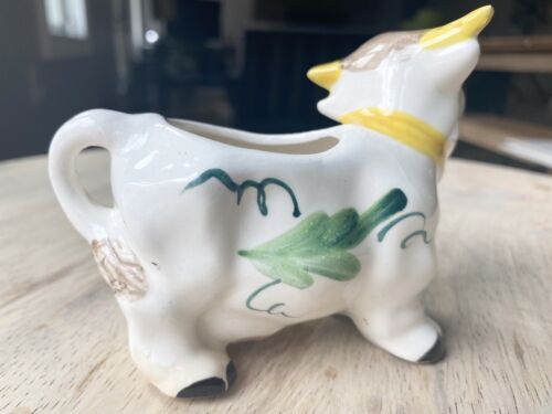 Vintage Happy Cow Creamer Smiling Cow Ceramic JAPAN White Floral - Picture 3 of 11