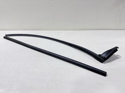 1997-04 MERCEDES R170 SLK RIGHT DOOR OUTSIDE INSIDE WINDOW GLASS SEAL Oem #0243