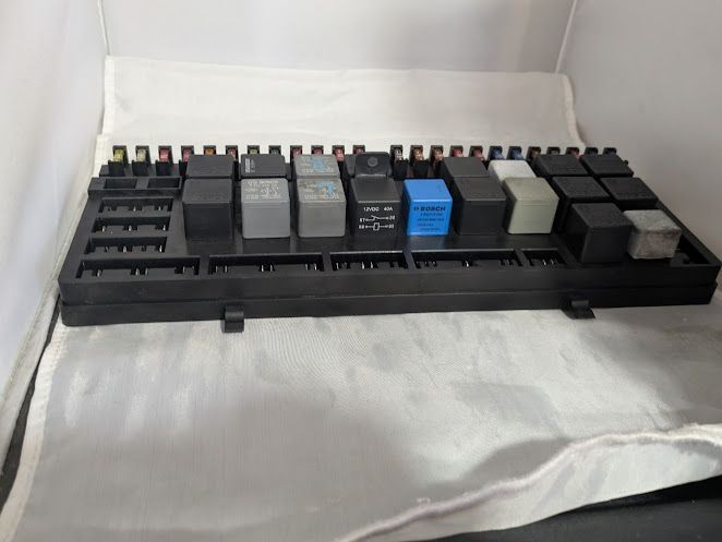 FERRARI 456M PART FUSE BOX BOARD PANEL WITH RELAYS 160594