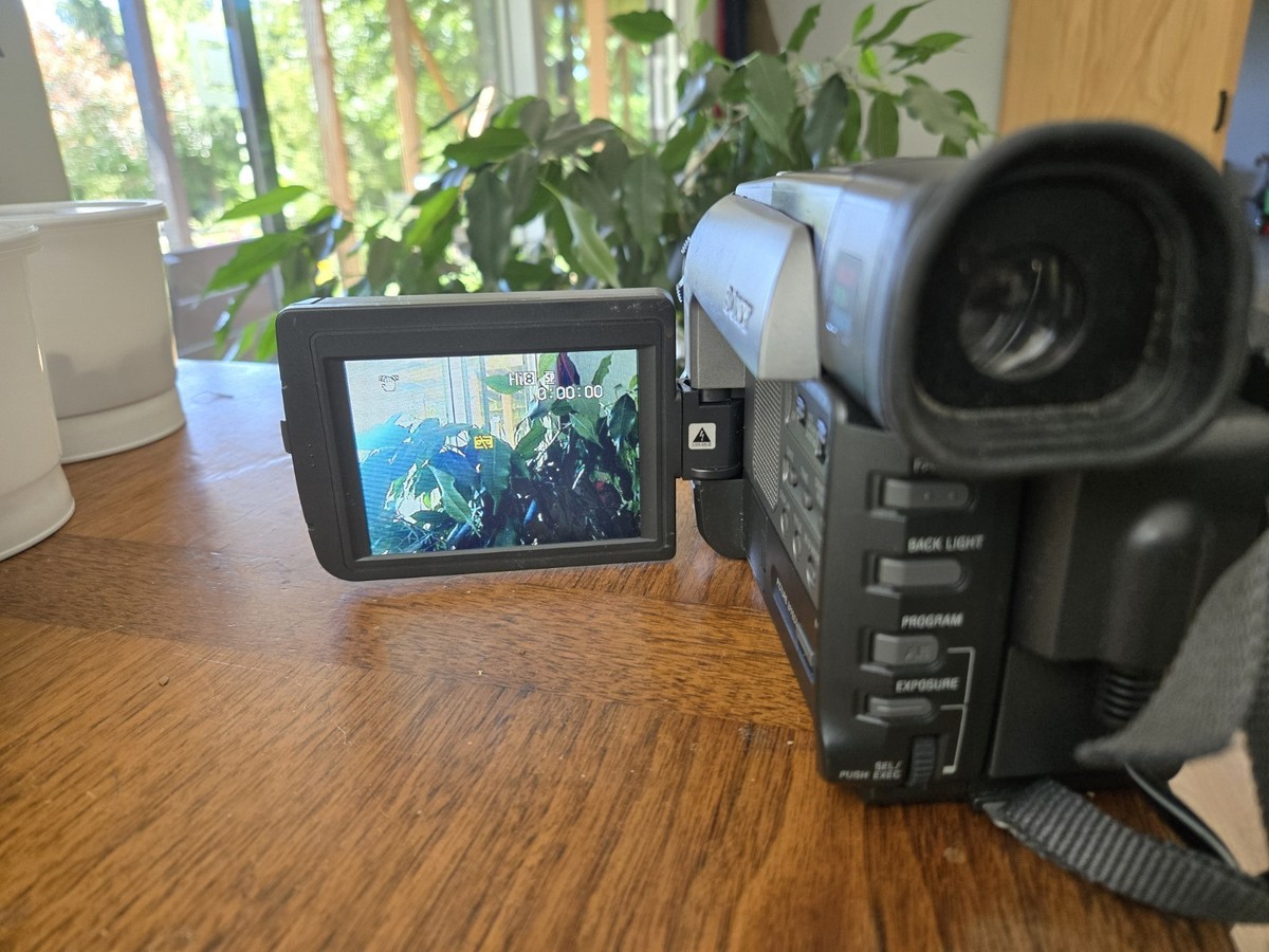 SONY VideoHi8Handycam CCD-TRV86 ⑧ Sony Handycam CCD-TRV82 Hi-8 Analog Camcorder for sale