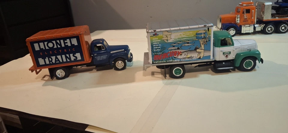 Lot of 3 First Gear, Taylor Trucks Semi LIONEL Trains 51 Ford 57 Internationa - Image 4 of 4
