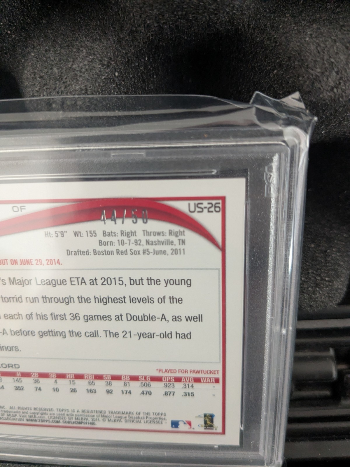 2014 Topps Update US26 Mookie Betts Pink Refractor #/50 PSA 9 view 7
