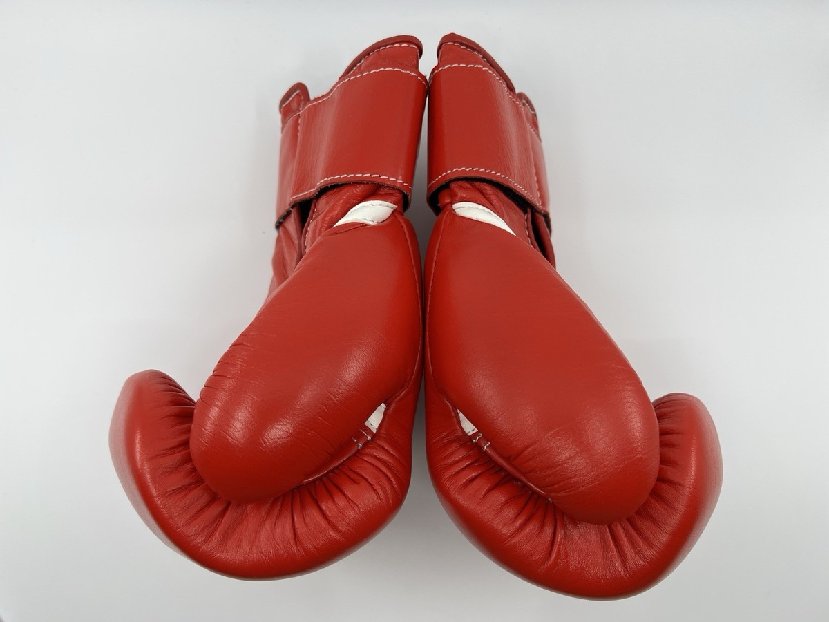 Winning Boxing Gloves 8oz MS-200B Red Professional Tape type