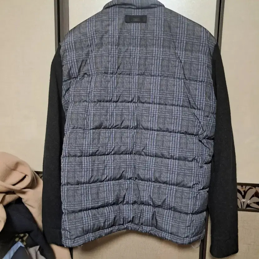 Macaw Checkered Pattern Padded Jacket - Unique De… - image 5