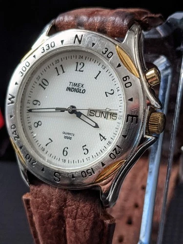 No Reserve Vintage Timex Expedition Indiglo Quartz Wristwatch – Field Watch