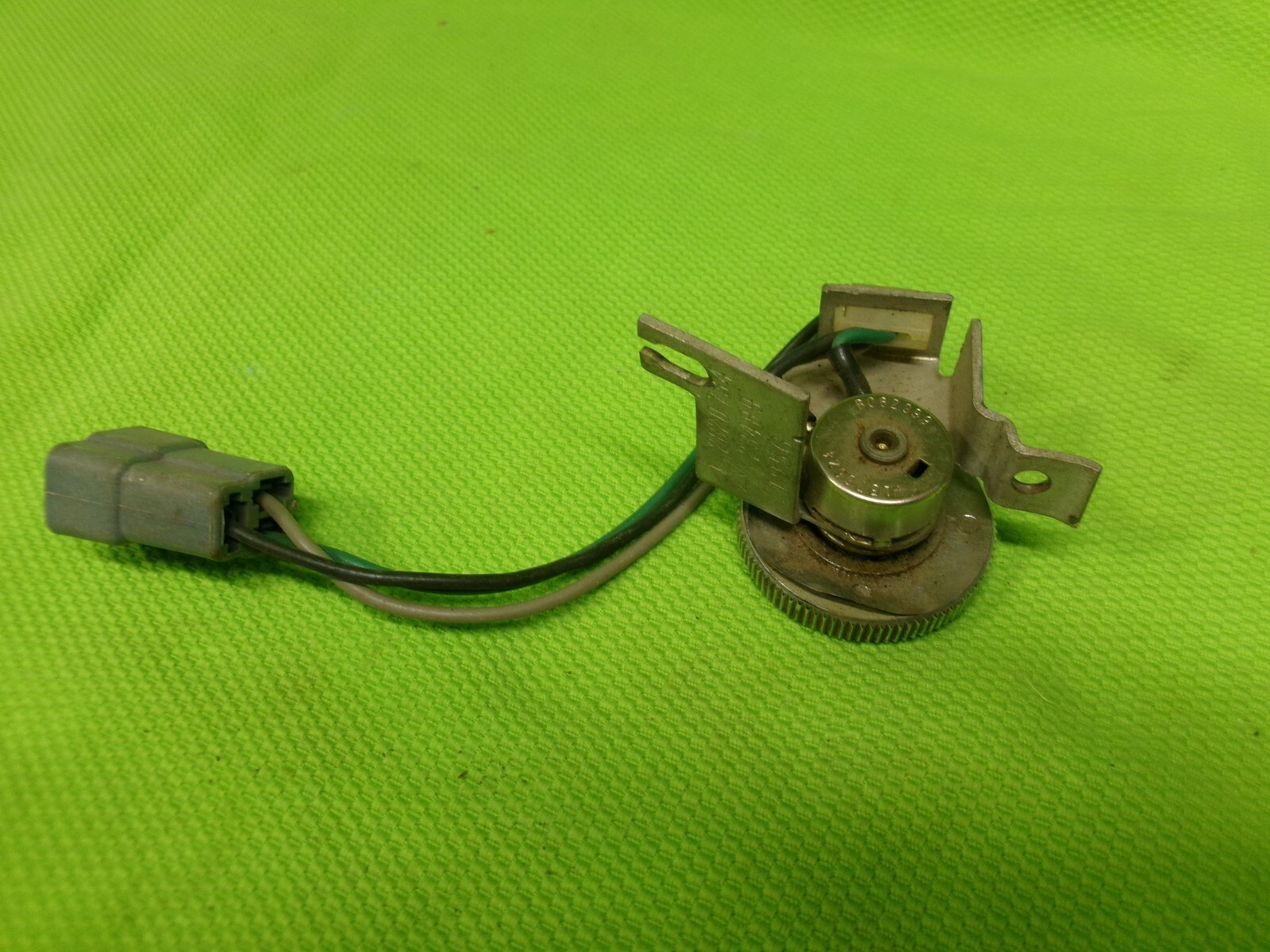 Mopar Thumbwheel Speaker Fader