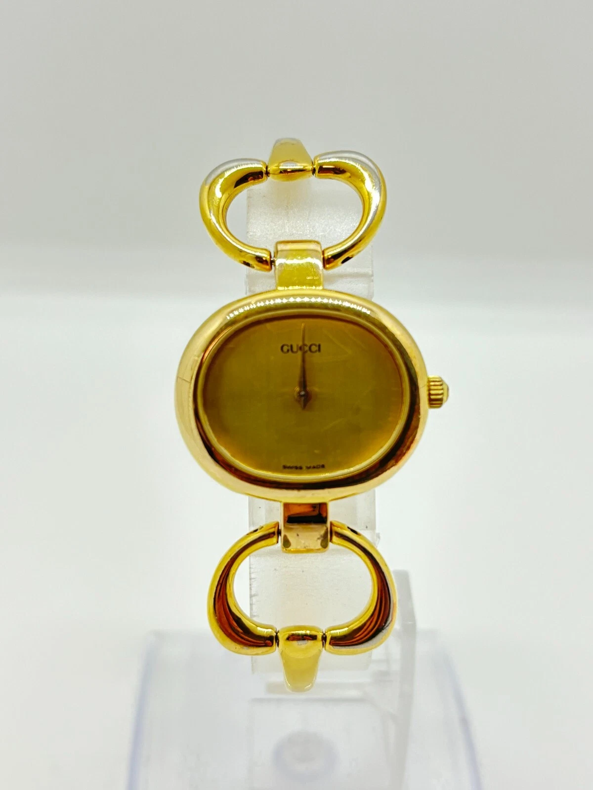 Montre Gucci 1600 25mm Femme Or Vintage Vendue en l'état Pour Pièces ou Réparation