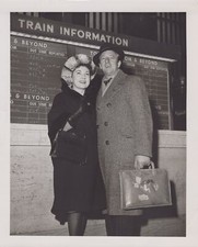 Ray Bolger Eileen Herlie All American Arrival in 1962 - Original Press Photo