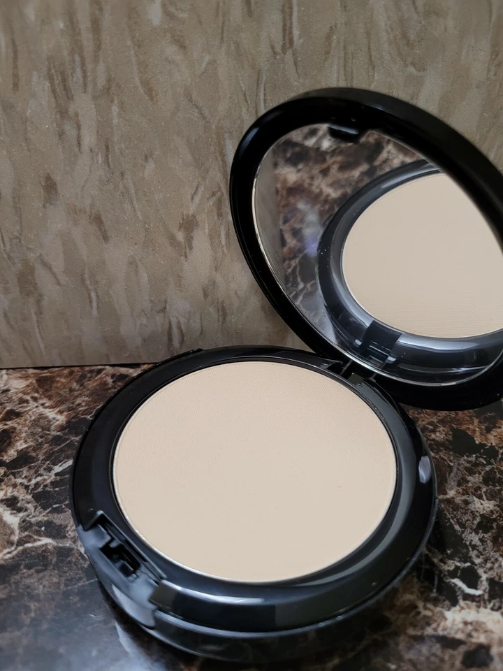 Mally Beauty Poreless Perfection Foundation *Fair* Comes with Brush, NWOB  - Image 2 of 4