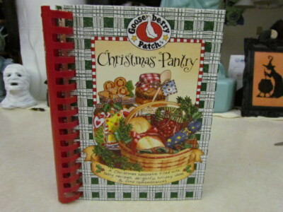2002 Fourth Printing Gooseberry Patch Hardcover Cookbook:  Christmas Pantry