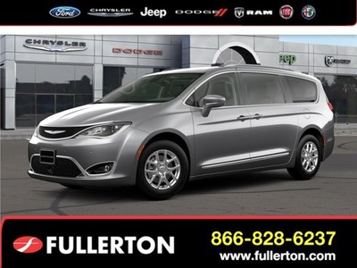 2020 Chrysler Pacifica Touring L 2020 Chrysler Pacifica, Billet Silver Metallic Clearcoat with 28 Miles available