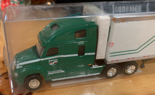 Tonkin Trucks N' Stuff 1/87 Freightliner Columbia Interstate Dist. mit 53' DryVan - Bild 3 von 4