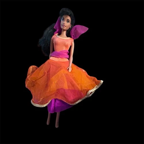 Vintage 1995 Mattel Disney Hunchback of Notre Dame Gypsy Dancing Esmeralda Doll