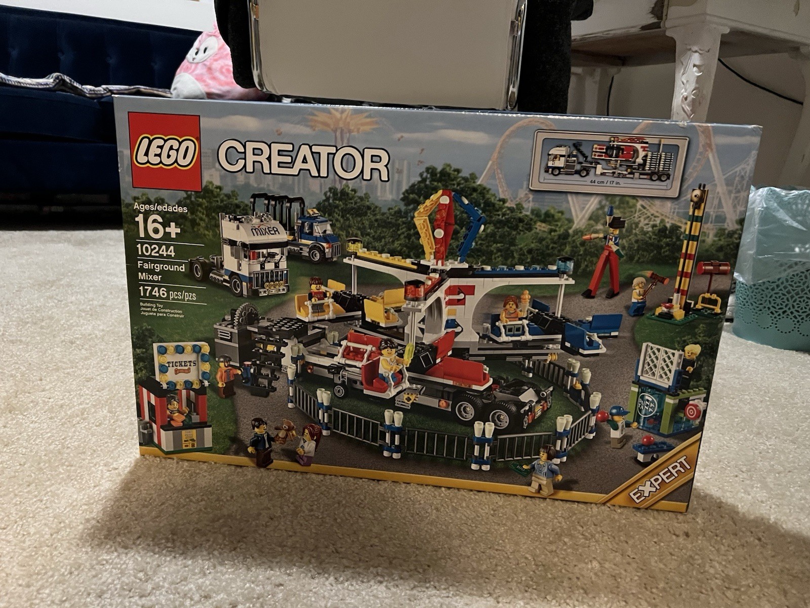 LEGO Creator Expert: Fairground Mixer (10244) New Worn Box Sealed Rare Retired