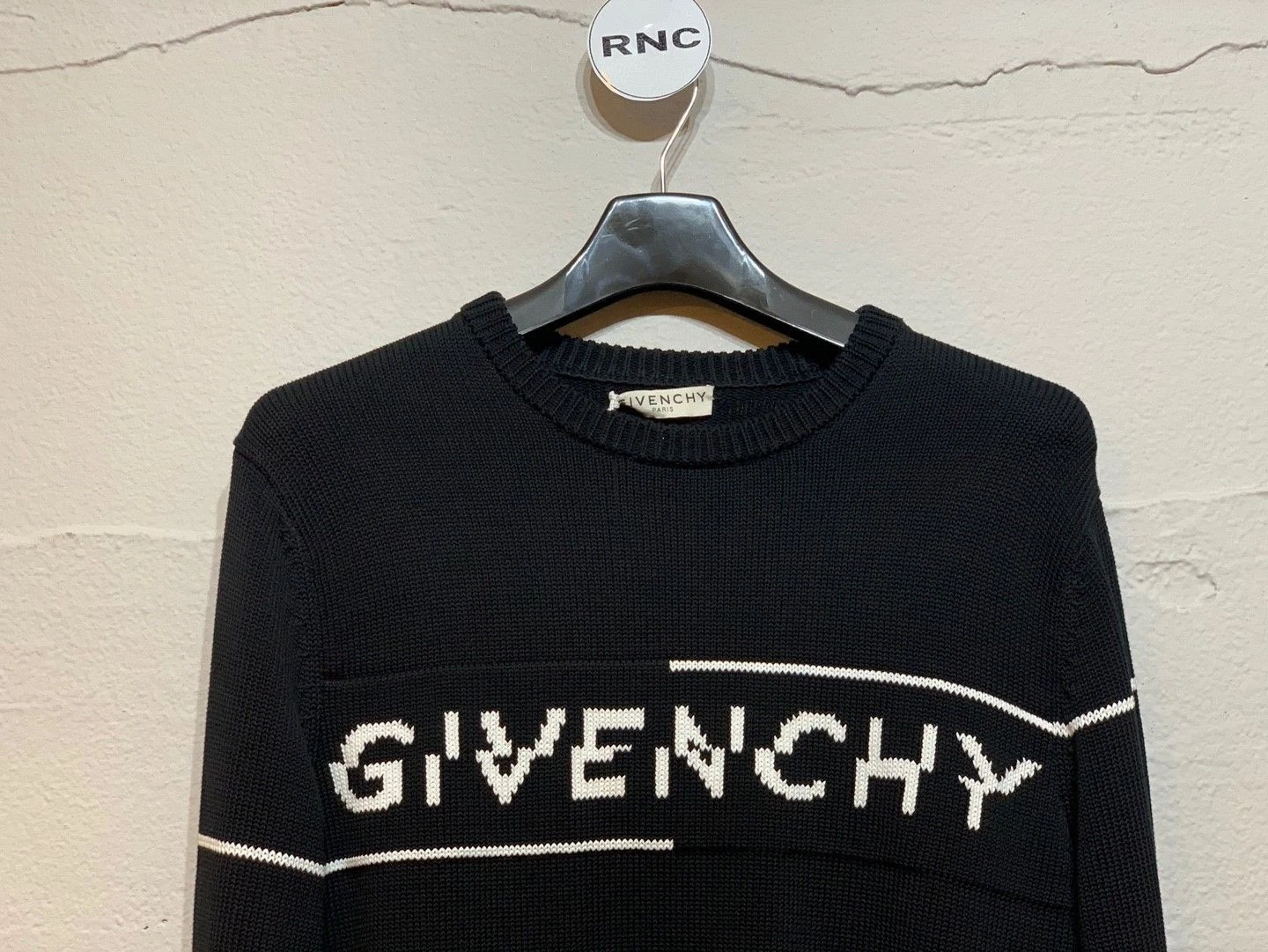 Maglia Givenchy nera con logo spacco 17923165