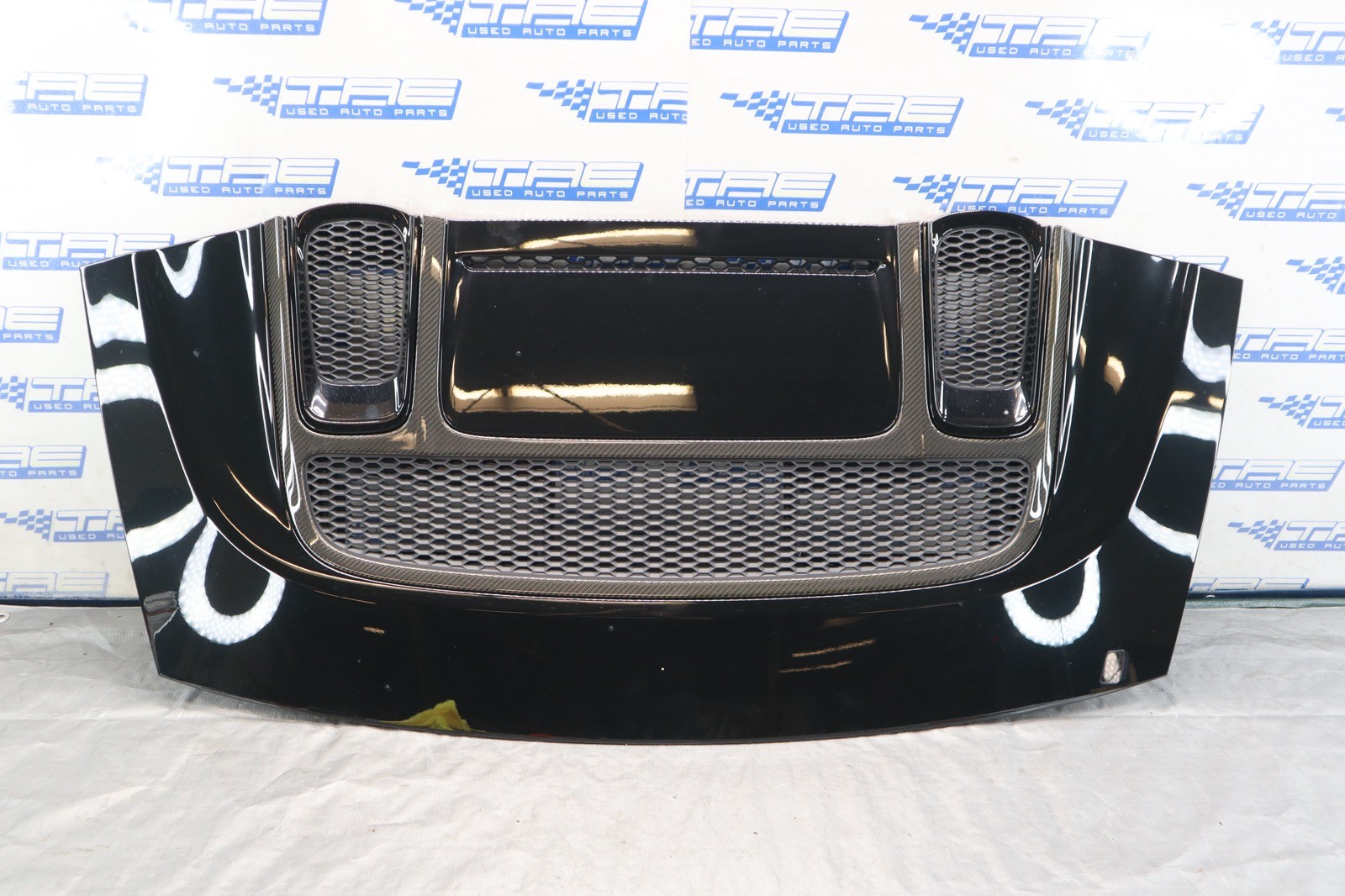 22 23 AUDI R8 V10 SPYDER OEM REAR ENGINE HATCH LID CARBON FIBER TRIM 4S7827025