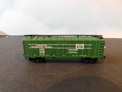 N Scale Minitrix Burlington Refrigerator Express 50" Plug Door