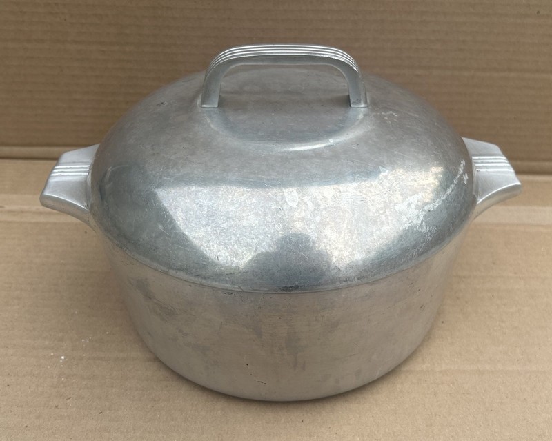 Wagner Ware Magnalite Dutch Oven Model 4248P - Highly rated Buy It For Life recommendation