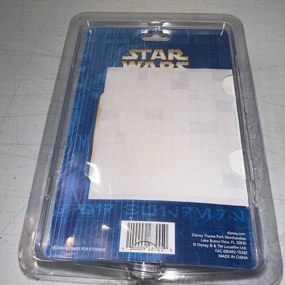 Figura de fábrica de droides R2-D2 de Star Wars de los parques de Disney con sombrero general cuerpo negro Foto 3 de 4