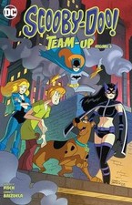 Scooby Doo Team-Up Vol. 6 - Paperback, by Fisch Sholly - Very Good