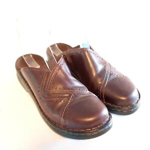clarks brown clogs