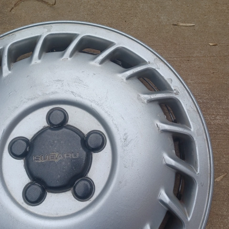 Subaru Legacy hubcap 1990-1991, fits 14" wheels part # 28811AA010,  60515 02 - Image 3 of 4