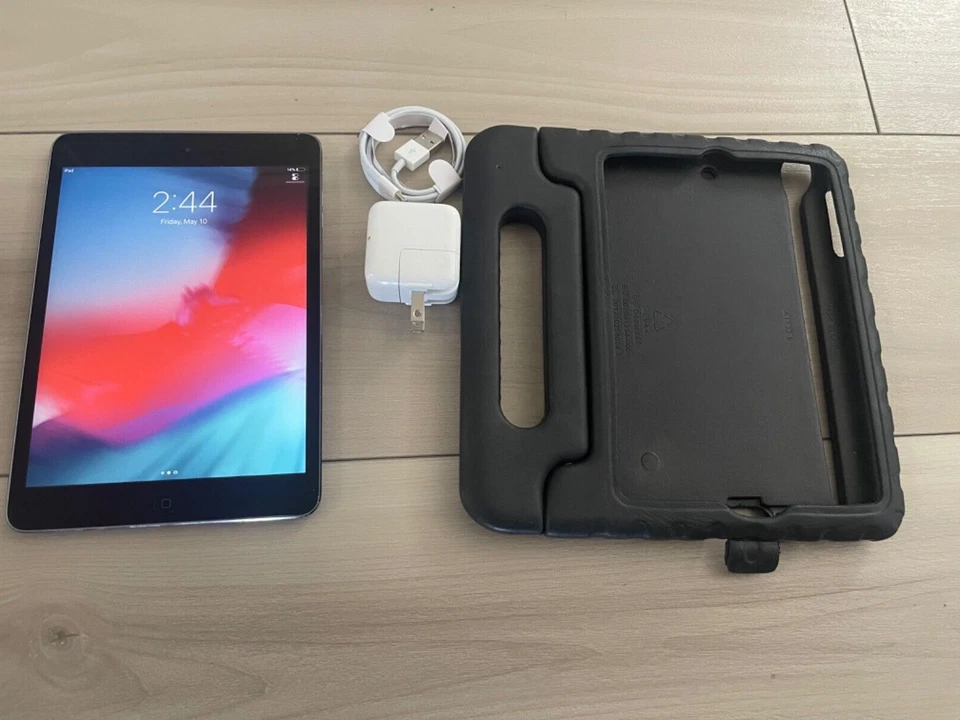 Apple iPad Mini 2nd Gen. 7.9 in.  32GB  Gray or Silver Grade A - Image 3 of 4