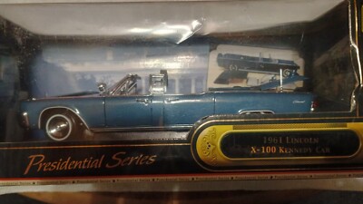 Road Signature Lincoln X-100 Kennedy Limousine 1:24 Car