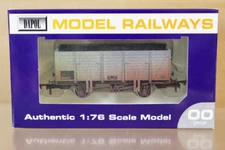 DAPOL B631A W WEATHERED BR GREY 20 TON 9 PLANK LONG OPEN WAGON E30910 & LOAD py