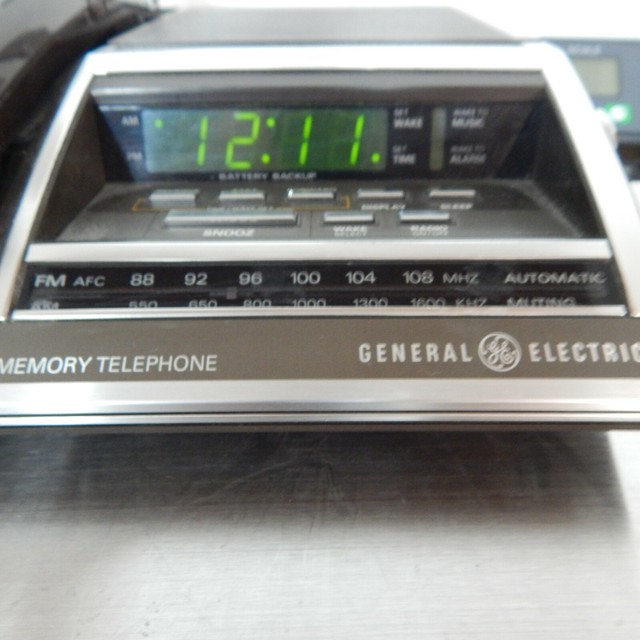 Vintage GE Model 7-4705 AM/FM Combo Alarm Clock Radio ...