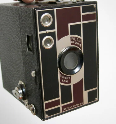 BEAU BROWNIE, bel appareil photo ancien beau brownie 2A, Kodak, art déco, U S A - Photo 1/4