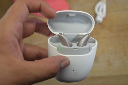 Signia Pure C&G 7AX Hearing Aid & Portable Charger RIC - Charge & Go - Picture 3 of 16