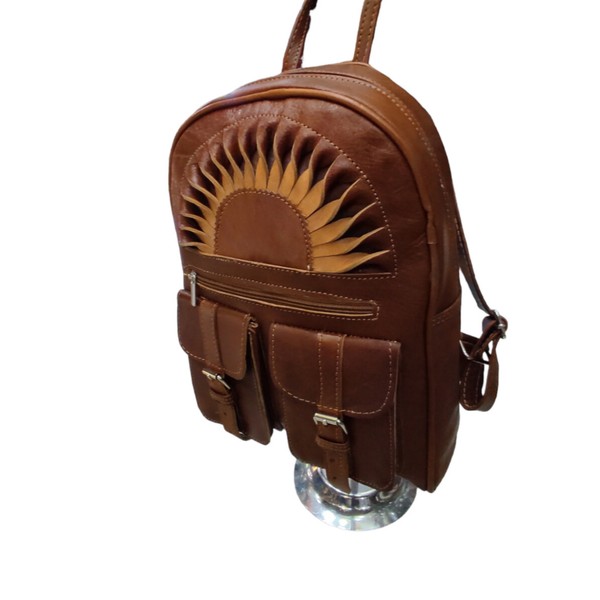 MOCHILA de cuero, mochila vintage. Mochilas de piel auténtica trabajada a mano