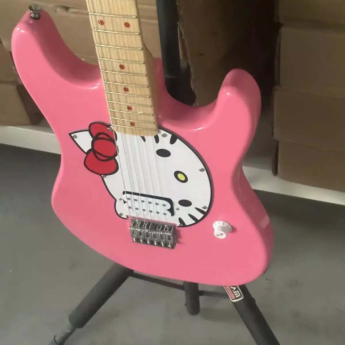 Pink electric guitar for on sale sale