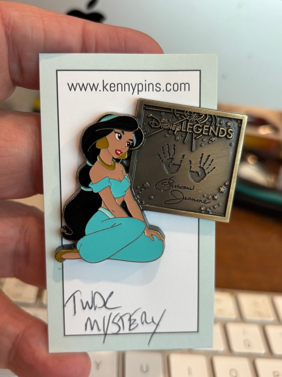 TWDC DEC Disney Legends Plaques Mystery Pin Princess Series 1