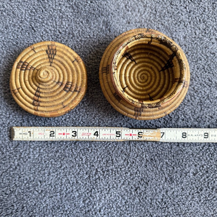 Yupik Basket From Alaska! Woven beachgrass, beautiful antique pattern